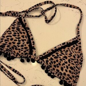 Pink Lily Leopard Print Pom Pom Triangle Bikini Top - Tan & Black, Small